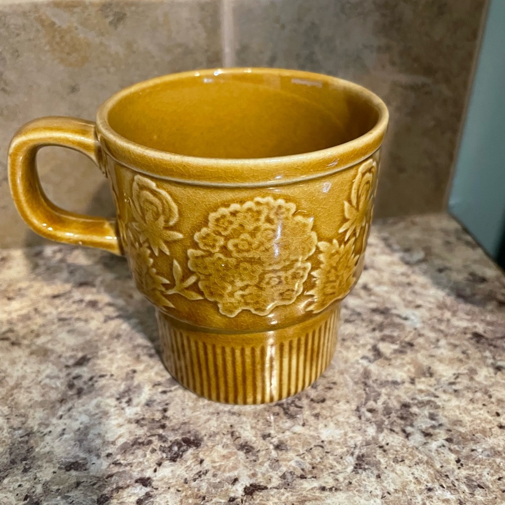 Vintage Floral Embossed Ceramic Mug - Mustard Yellow